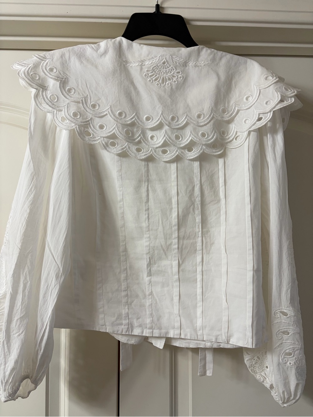 Sofie the Label White Embroidered Scalloped Collar Blouse - Picture 2 of 8